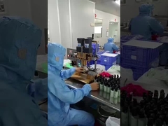 पहिया प्रकार स्वचालित ढक्कन मशीन सौंदर्य प्रसाधन बोतल ढक्कन मशीन