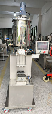 220V 2.3kw स्वचालित होंठ चमक भरने की मशीन दो सिर होंठ चमक मात्रात्मक भरने की मशीन