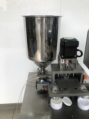 एकल रंग/दोहरे रंग/तीन रंग एयर कुशन बीबी क्रीम भरने की मशीन SUS304 1020Pcs/h