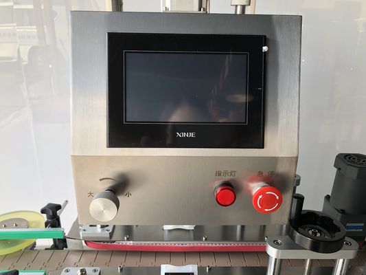कई प्रकार की बोतलें सर्वो कैपिंग मशीन स्वचालित बोतल कैपर 20-50 पीसी / मिनट