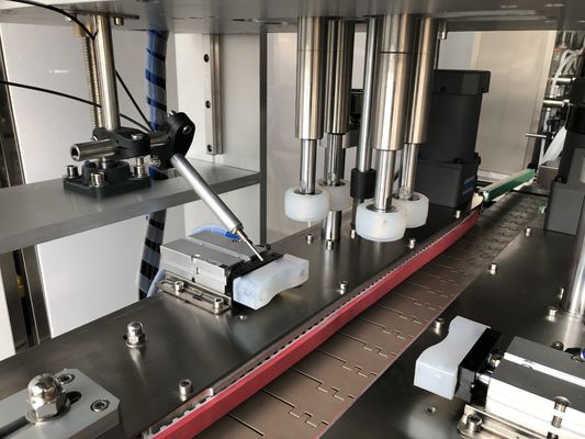 कई प्रकार की बोतलें सर्वो कैपिंग मशीन स्वचालित बोतल कैपर 20-50 पीसी / मिनट
